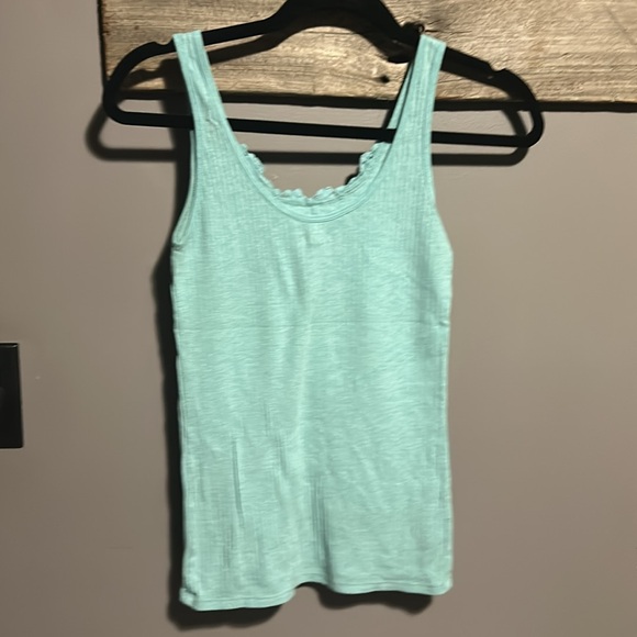 Hollister teal blue flowered appliqué tank top - Picture 4 of 8
